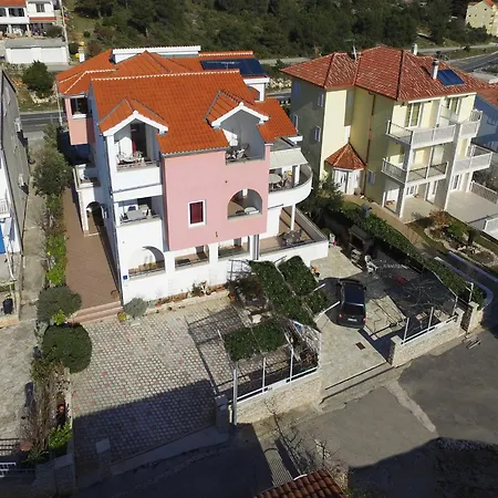 & Petra - Double - 2 アパート ザボリッチ